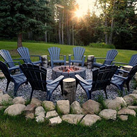 Sleepy Creek Country Manor Bed & Breakfast Bragg Creek ภายนอก รูปภาพ